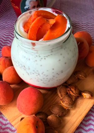 Potyókaszilvalekváros barackos joghurt recept fotója