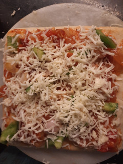 A picture of Cheese Pizza.