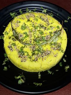 मिक्स डाळ ढोकळा (mix dal dhokla recipe in marathi) रेसिपी चे मुख्य फोटो