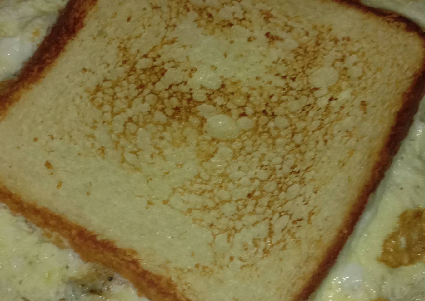 Bread omelette