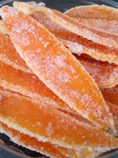 Una foto de Cascaras de naranja caramelizadas