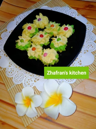 Langkah Mudah untuk Menyiapkan Resep Kue Semprit susu pandan yang Lezat Anti Ribet, Menggugah Selera