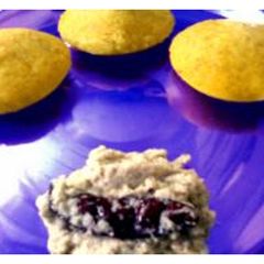 A picture of Sambher Idli with Coconut Chutney.