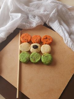 ત્રિરંગી ડ્રાયફ્રૂટ સંદેશ (Tricolor Dryfruit Sandesh Recipe In Gujarati) રેસીપી મુખ્ય ફોટો