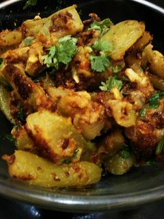 बेसन वाली लौकी (Besan wali lauki recipe in hindi) रेसिपी मुख्य फोटो