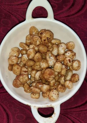 গুড় মাখানা(gur makhana recipe in Bengali) রেসিপির প্রধান ছবি