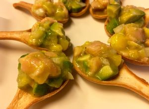 Foto principal de Tartar de salmón en cucharitas