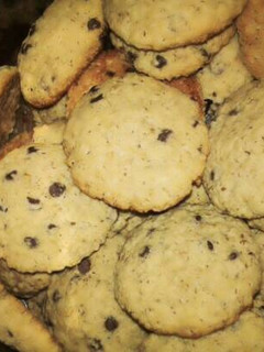 Una foto de Galletas de avena con chispas de chocolate reducidas en azúcar