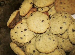 Una foto de Galletas de avena con chispas de chocolate reducidas en azúcar