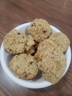 Una foto de Galletas saludables de avena y coco con chips de chocolate