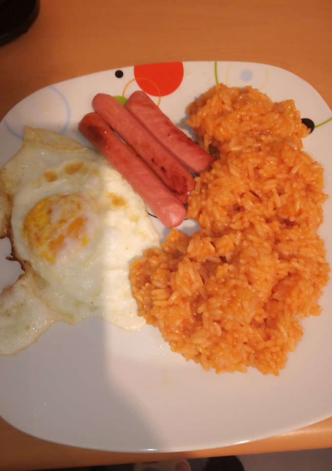 Una foto de Arroz a la cubana