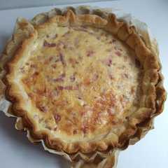 A picture of Quiche Lorraine.