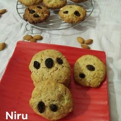 A picture of Atta dry fruits cookies.