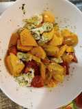 Ensalada caprese de melocotón