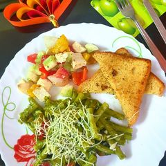 A picture of Pesto pasta with paneer salad.