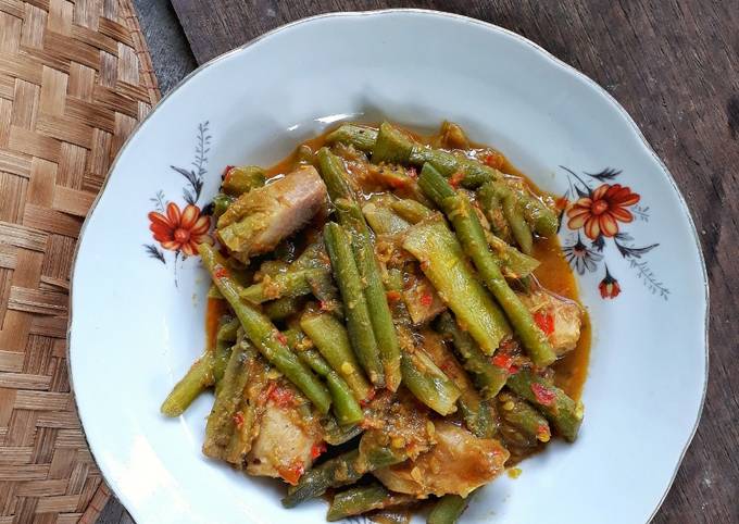 Resep Sayur Batang Keladi Oleh Merie Prayatna Mazrial Cookpad