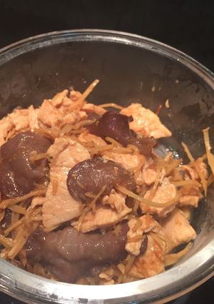 รูปของ ไก่ผัดขิงใส่เห็ดหูหนู