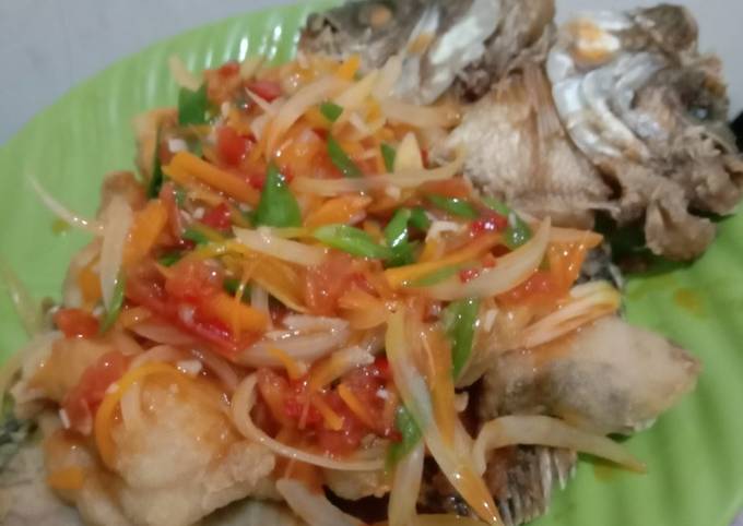 Ikan gurame asam manis