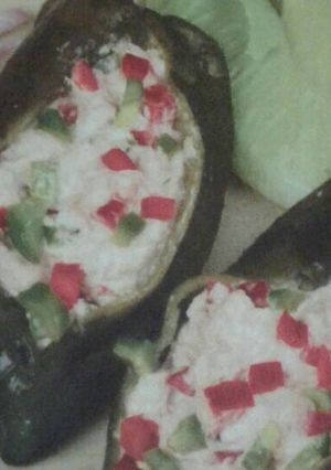 Una foto de Chiles en escabeche rellenos de atún