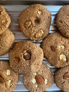 Una foto de Galletas de avena, harina de coco y almendra