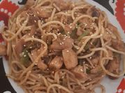 Una foto de spaghetti comida china