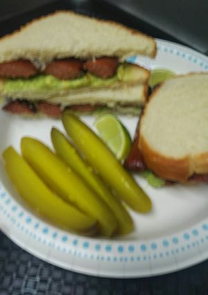 A picture of Guacdogs.