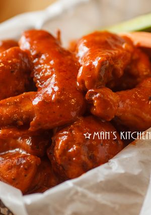 A picture of (No-Fry) Buffalo Wings - {American Classic}.