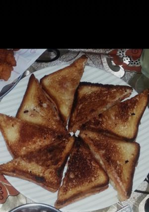 A picture of Bread sandwich.