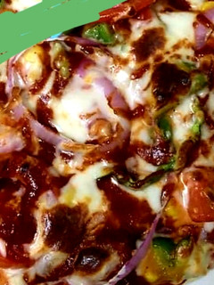 पिज़्ज़ा(pizaa recipe in hindi) रेसिपी मुख्य फोटो