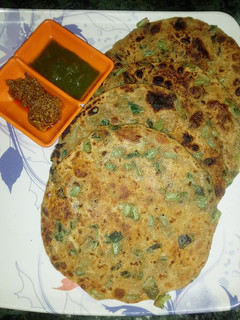 मूली के पत्तो के परांठे (Mooli ke patto ke parathe recipe in hindi) रेसिपी मुख्य फोटो