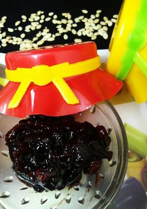 A picture of Tamarind sauce.