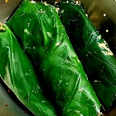 A picture of Steamed arbi leaves.