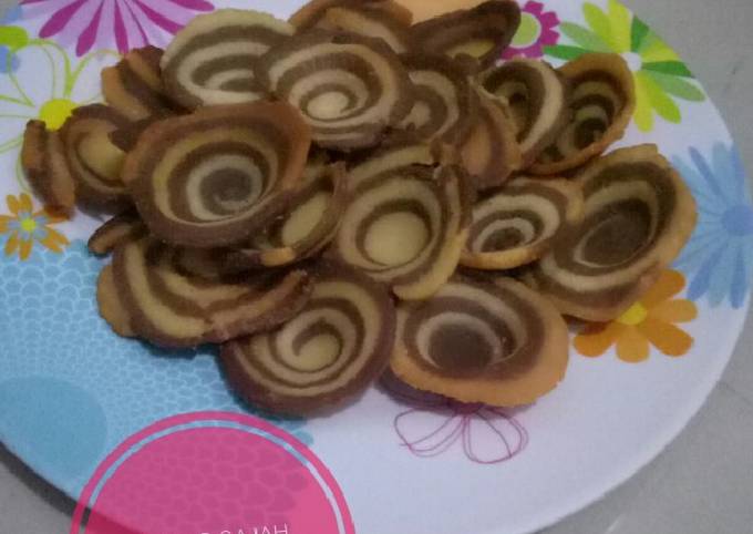 Langkah Mudah untuk Membuat Kuping gajah by dapur mama R&amp;M, Menggugah Selera