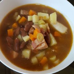 A picture of Meat bean soup - non halal.