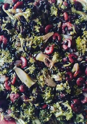 Foto di Risotto venere con broccoli e gamberetti