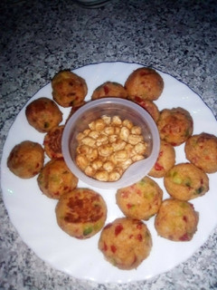 Una foto de Albóndigas de verduras y bacon al horno