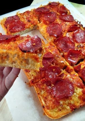 Una foto de Pizza estilo Detroit {desde la ciudad del motor}