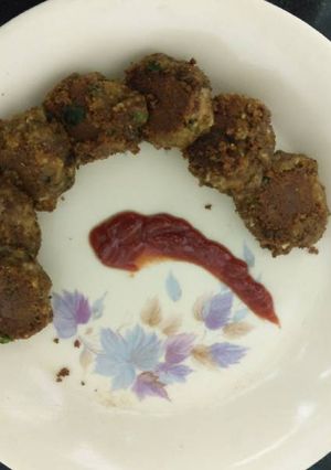 A picture of Kale chane ke kabab.