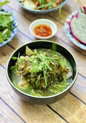 Hình của món Canh Gà Nấu Lá Giang.