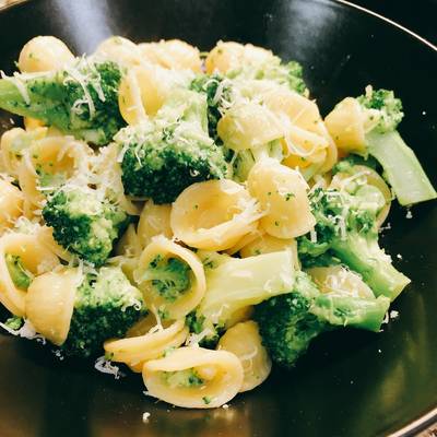 Orecchiette con brócoli y parmesano Receta de niqui- Cookpad