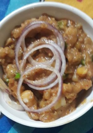 छोले चाट (chole chaat recipe in Hindi) रेसिपी मुख्य फोटो