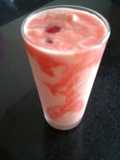 Rico batido de papaya con cereza