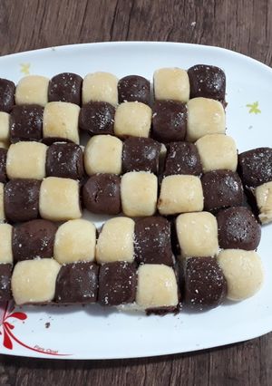 عکسی از دستور کلوچه شطرنجی