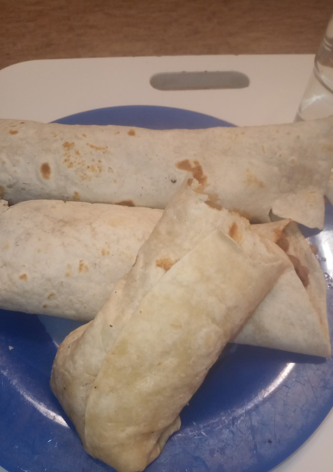 Una foto de Burritos de carne picada y bacon