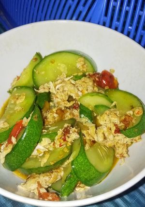Foto resep Tumis timun orak arik telur