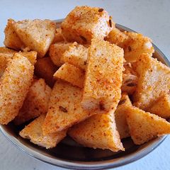 A picture of Stir fried idli / vaghareli idli.