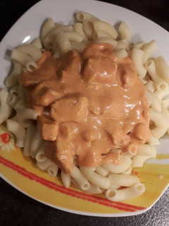 Tejfölös paprikáscsirke recept fotója