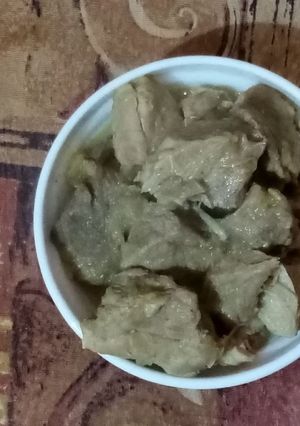 Фото Тушеное мясо с луком.