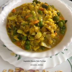 A picture of Vegetable Masala Oats Porridge.