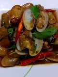 หอยลายผัดใบกะเพรา